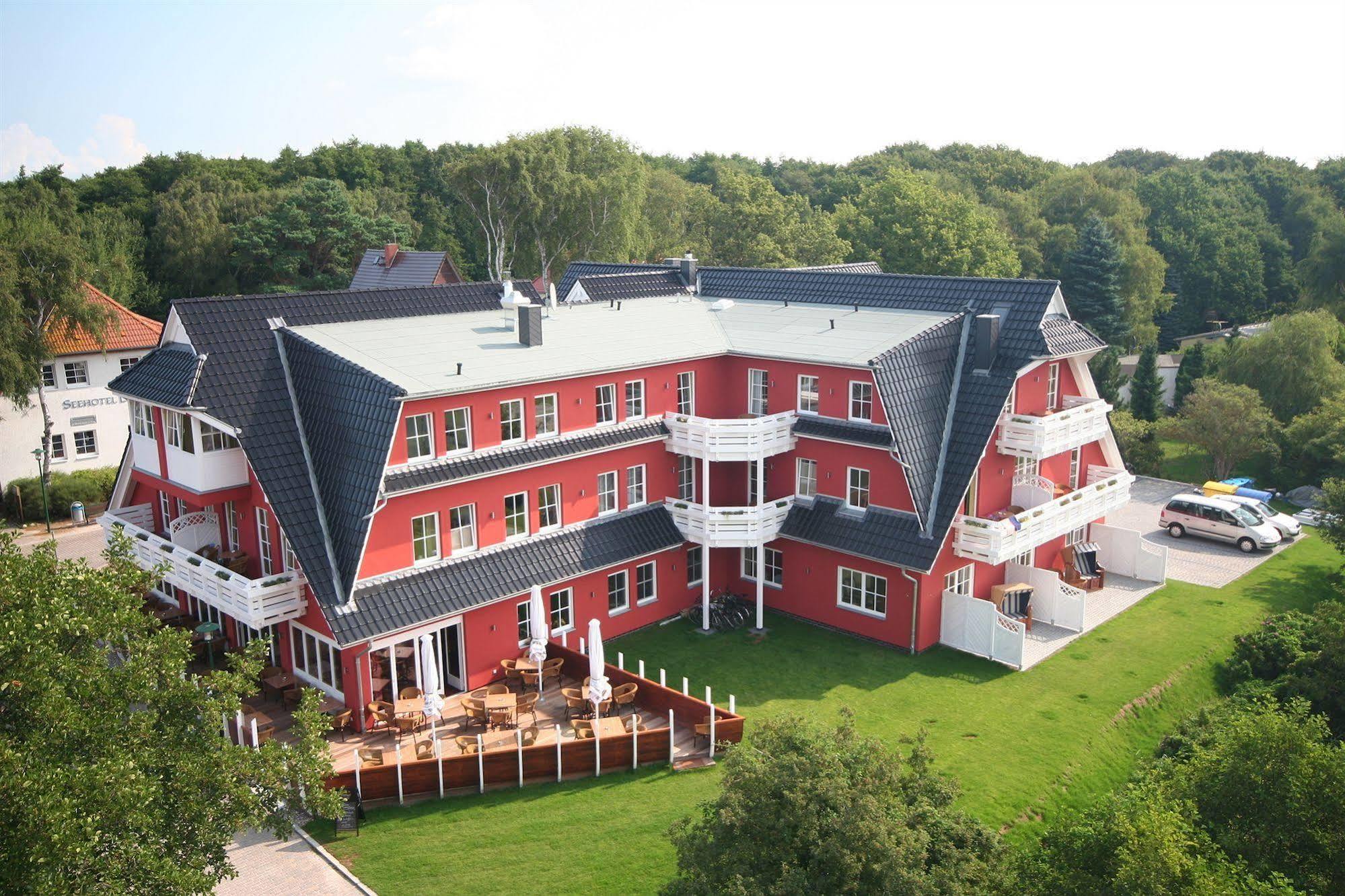 Strandhotel Deichgraf Graal-Mueritz Exteriör bild